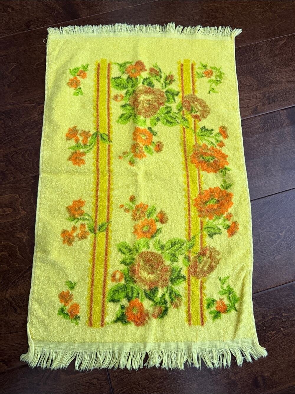 Vintage Mid-Century Cannon Yellow Floral Fringe Boho Hippie Garden Cottage Towel